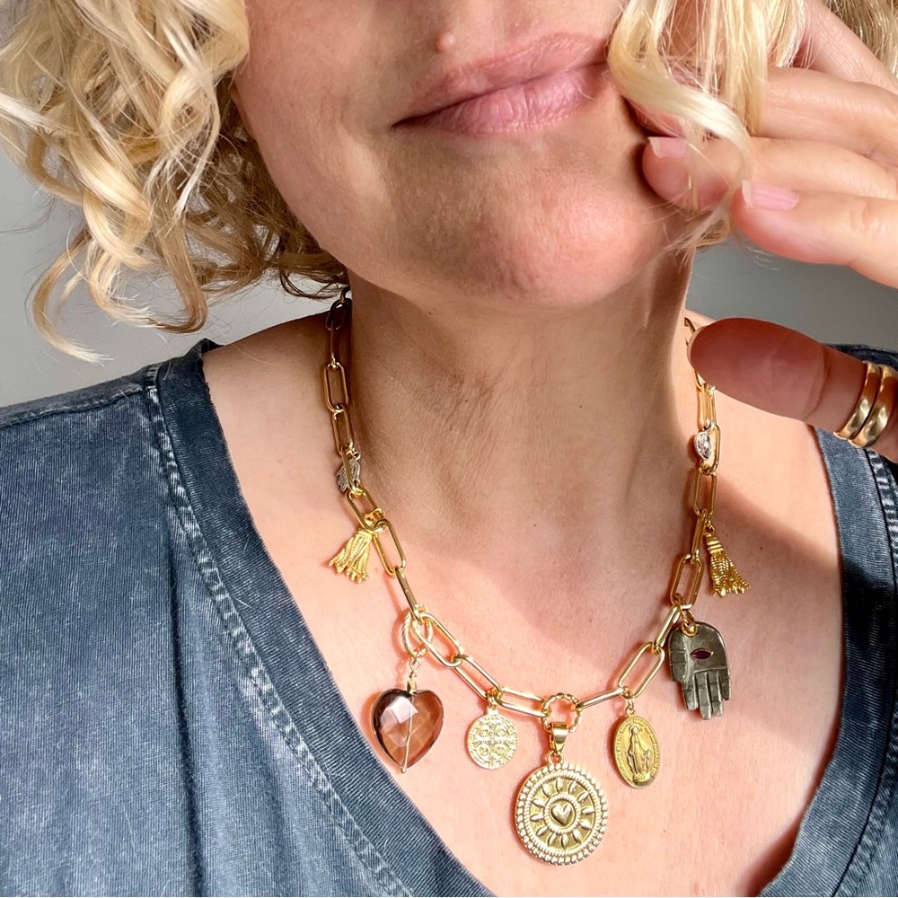 One-of-a-kind Gold Charm Necklace. - Picture 4 of 4